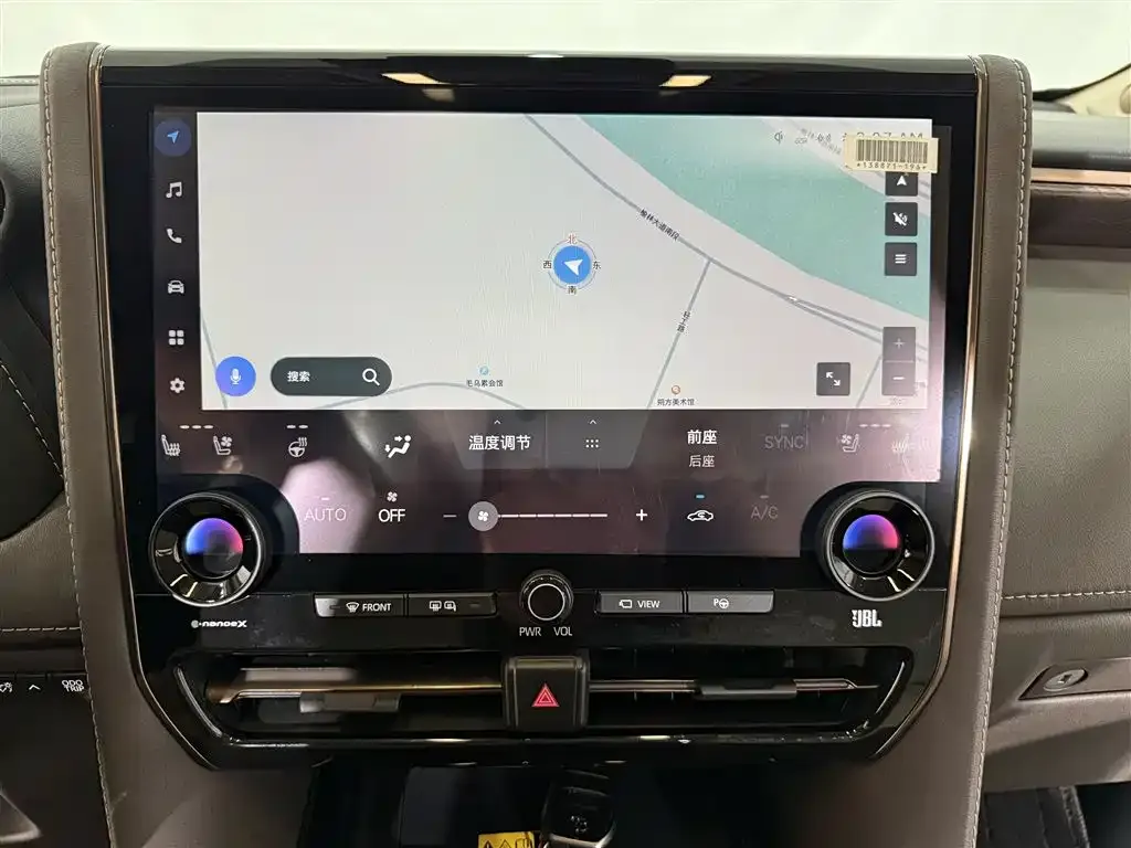 Toyota Alphard — фото 4
