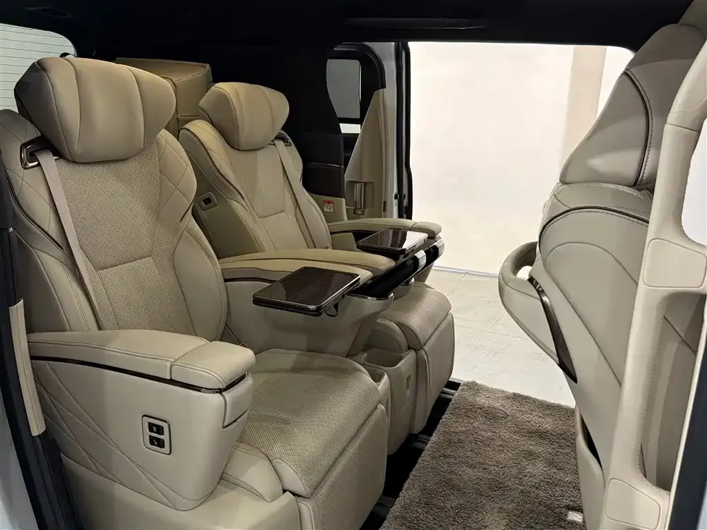 Toyota Alphard — фото 6