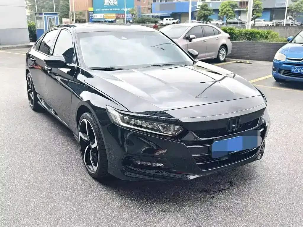 Honda Accord — фото 1