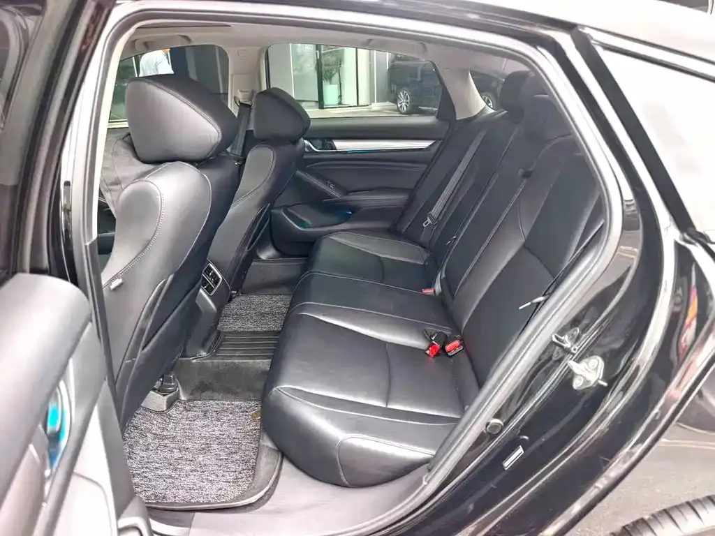 Honda Accord — фото 3