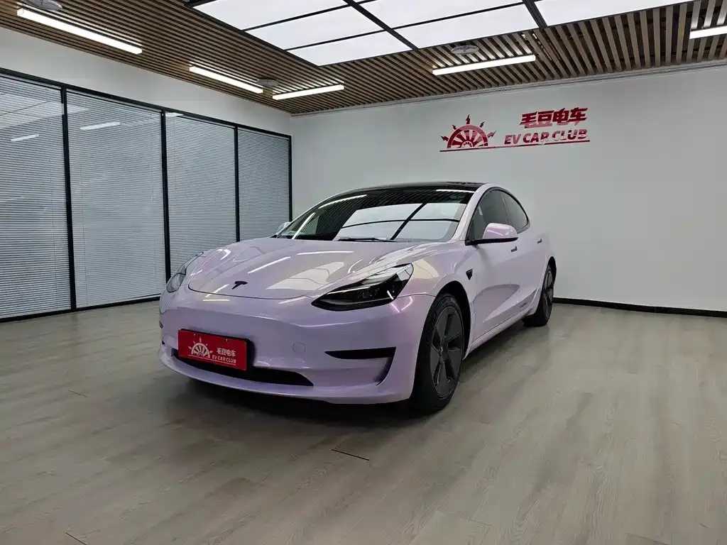 Tesla Model 3 — фото 1