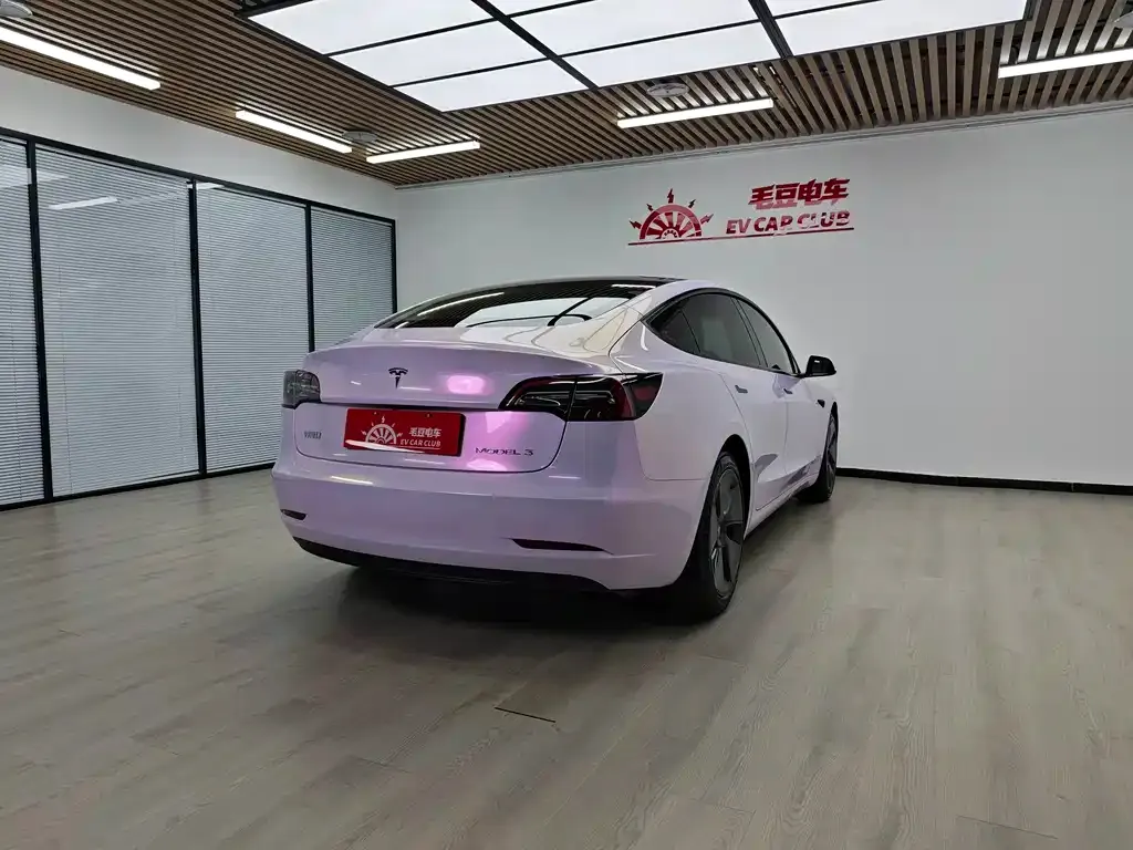 Tesla Model 3 — фото 4