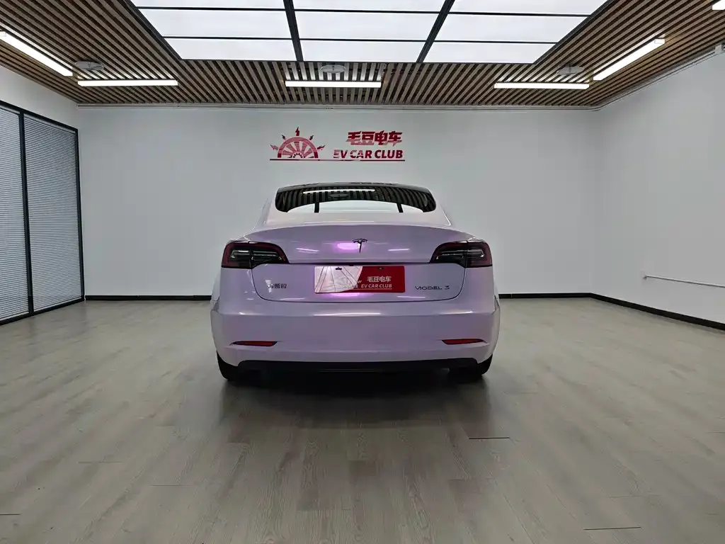 Tesla Model 3 — фото 8