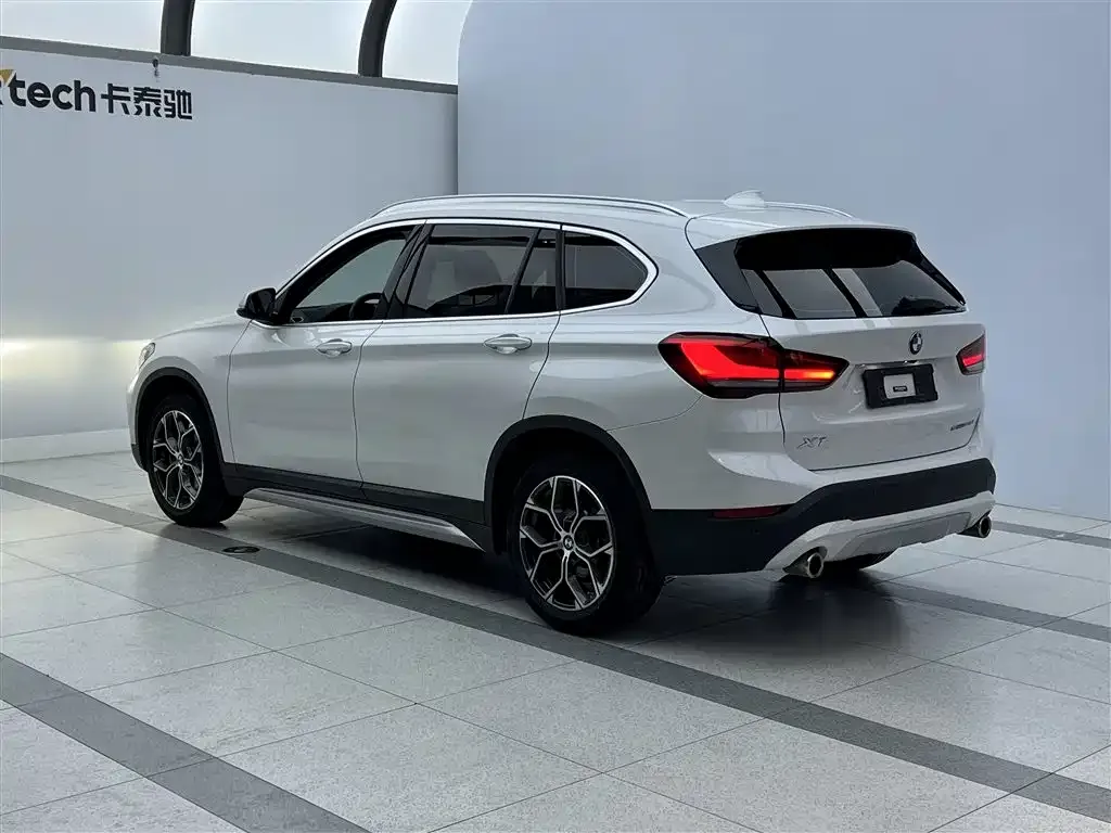 BMW X1 — фото 8