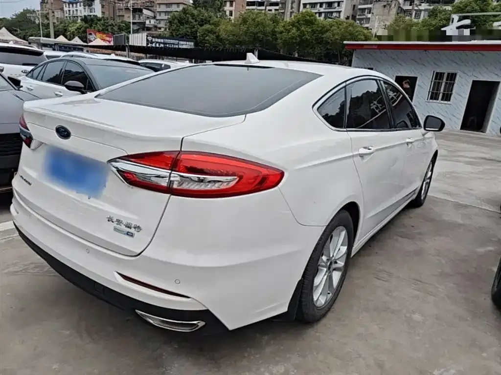 Ford Mondeo — фото 6