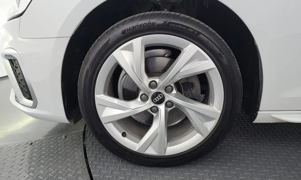 Audi A4 2021 из KR, фото 7