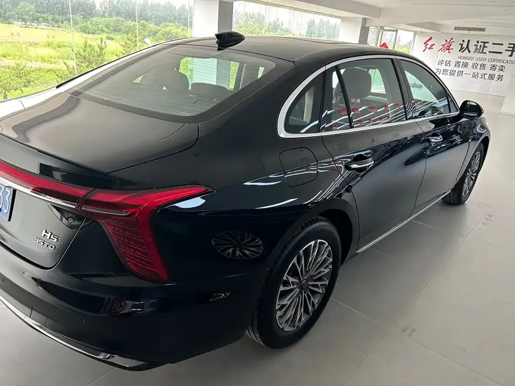 Hongqi H5 — фото 10