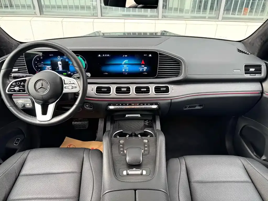 Mercedes-Benz GLS — фото 6