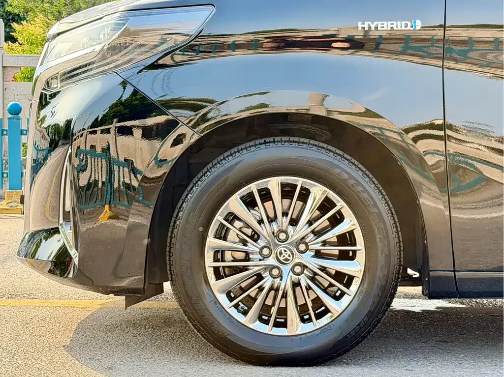 Toyota Alphard — фото 6