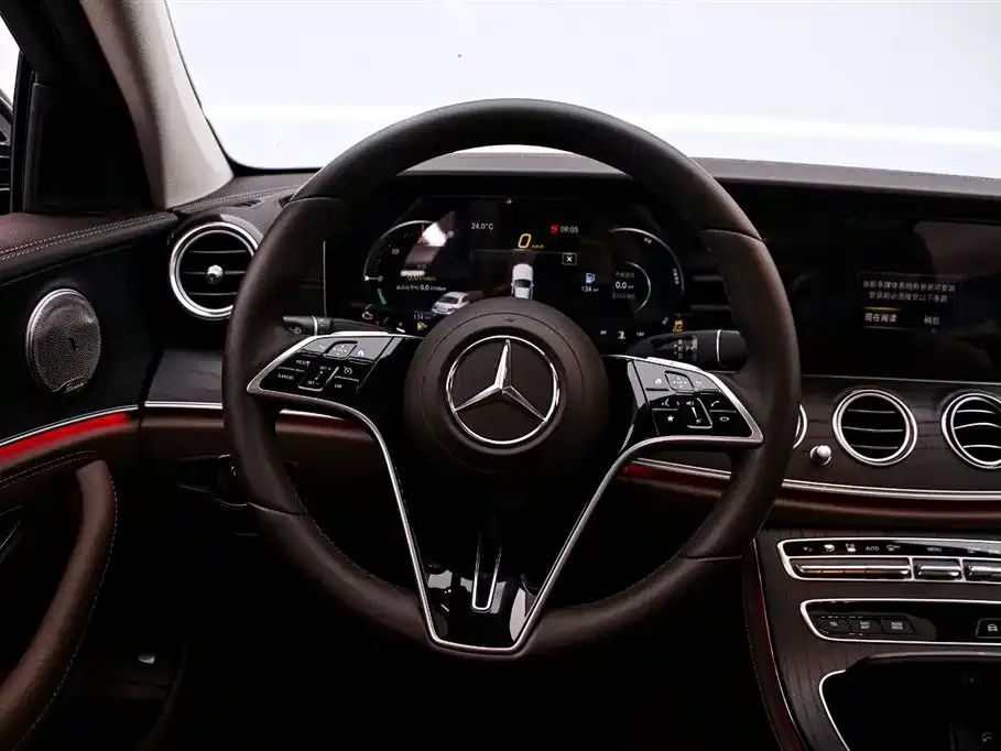 Mercedes-Benz E-Class — фото 5