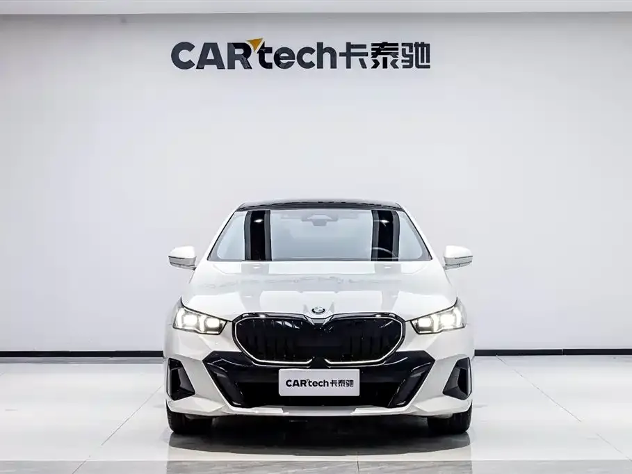 BMW 5 Series — фото 1