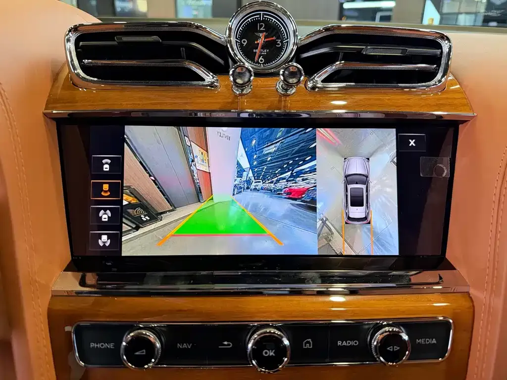 Bentley Bentayga 2021 из CN, фото 2
