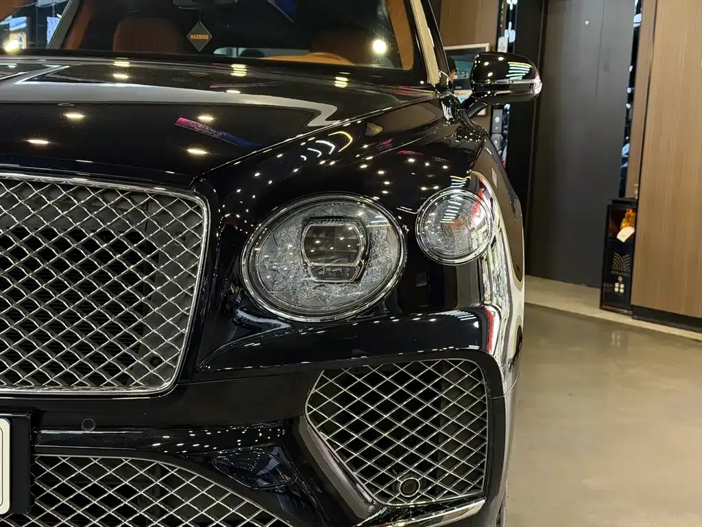 Bentley Bentayga 2021 из CN, фото 6