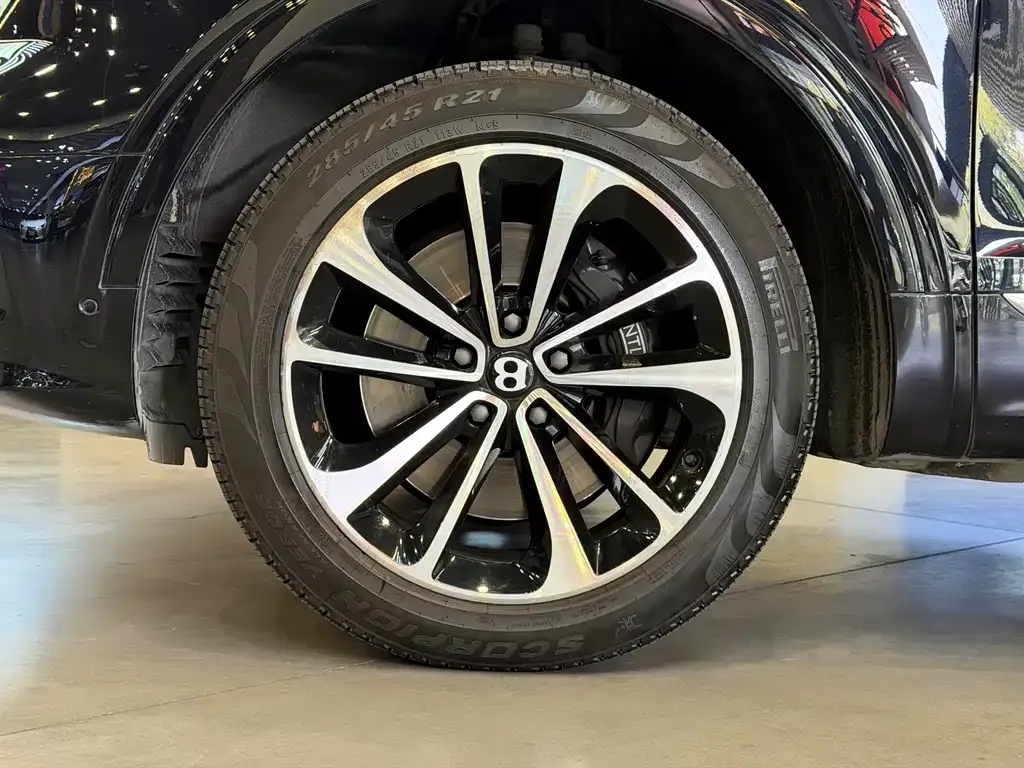 Bentley Bentayga 2021 из CN, фото 10