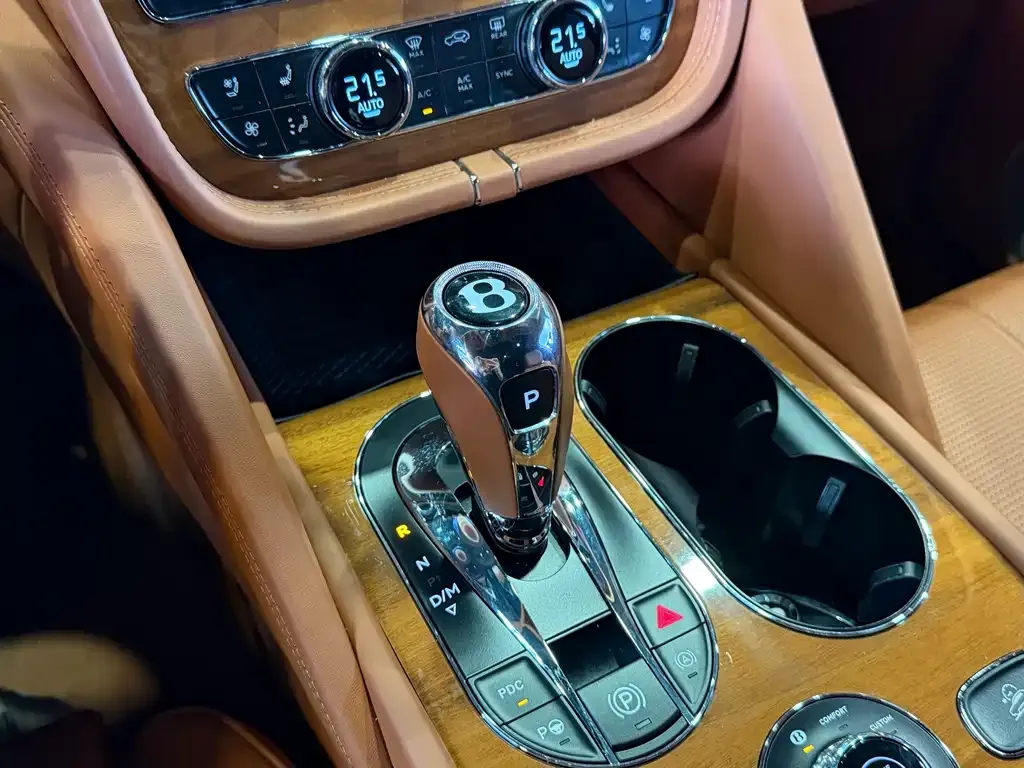 Bentley Bentayga 2021 из CN, фото 4