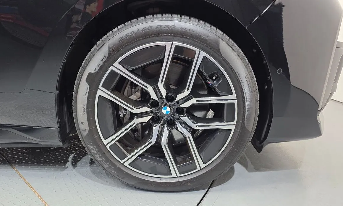 BMW i7 2024 из KR, фото 6