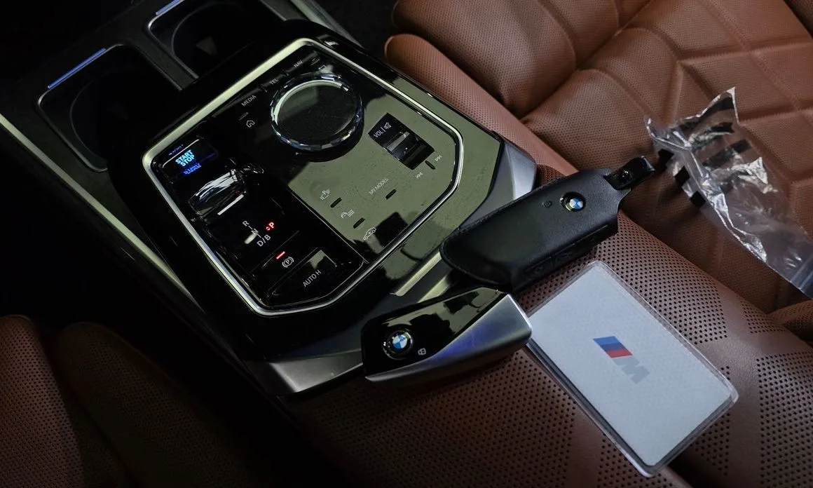 BMW i7 2024 из KR, фото 7