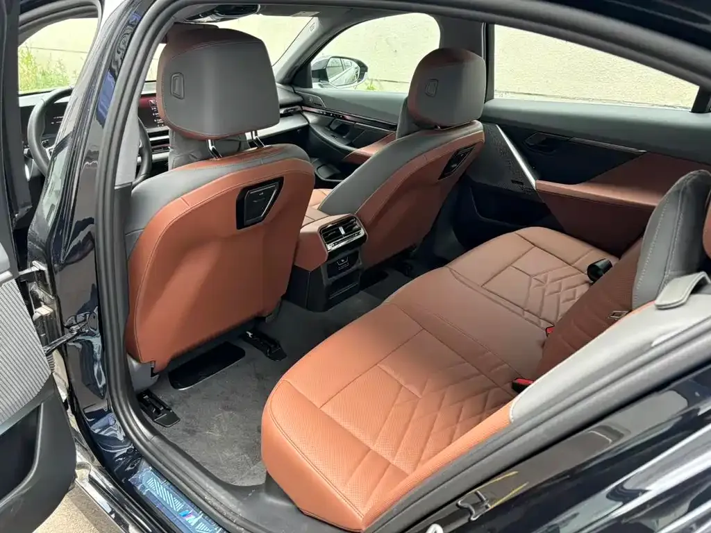 BMW i5 2026 из CN, фото 6