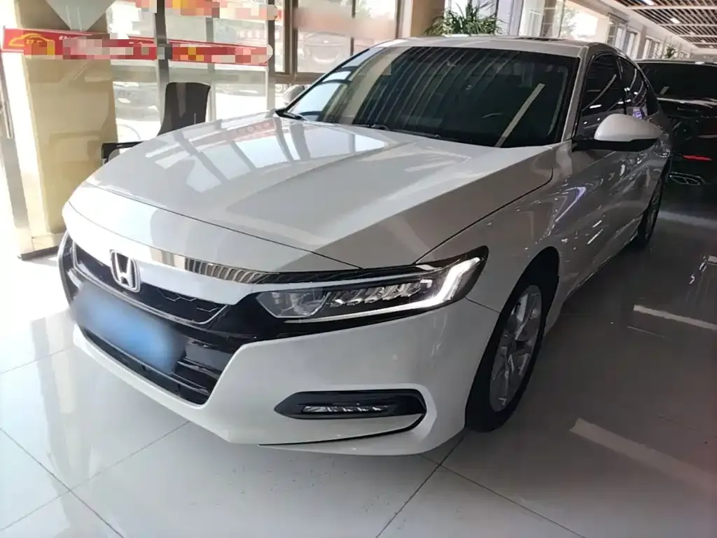 Honda Accord — фото 1
