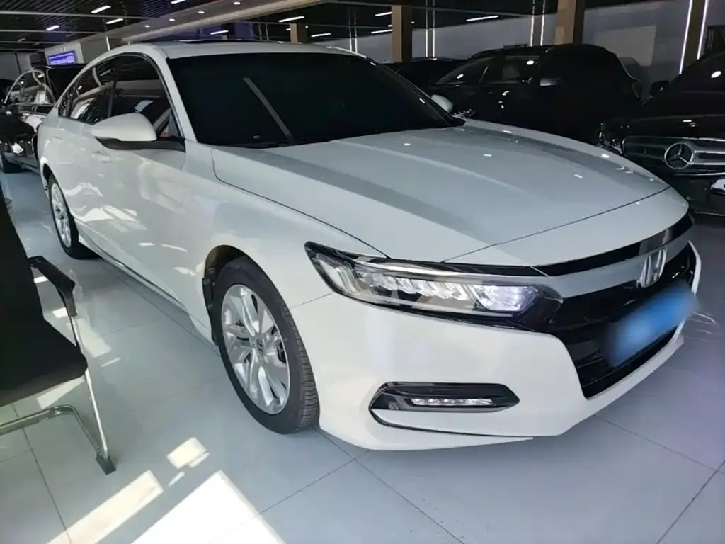 Honda Accord — фото 8