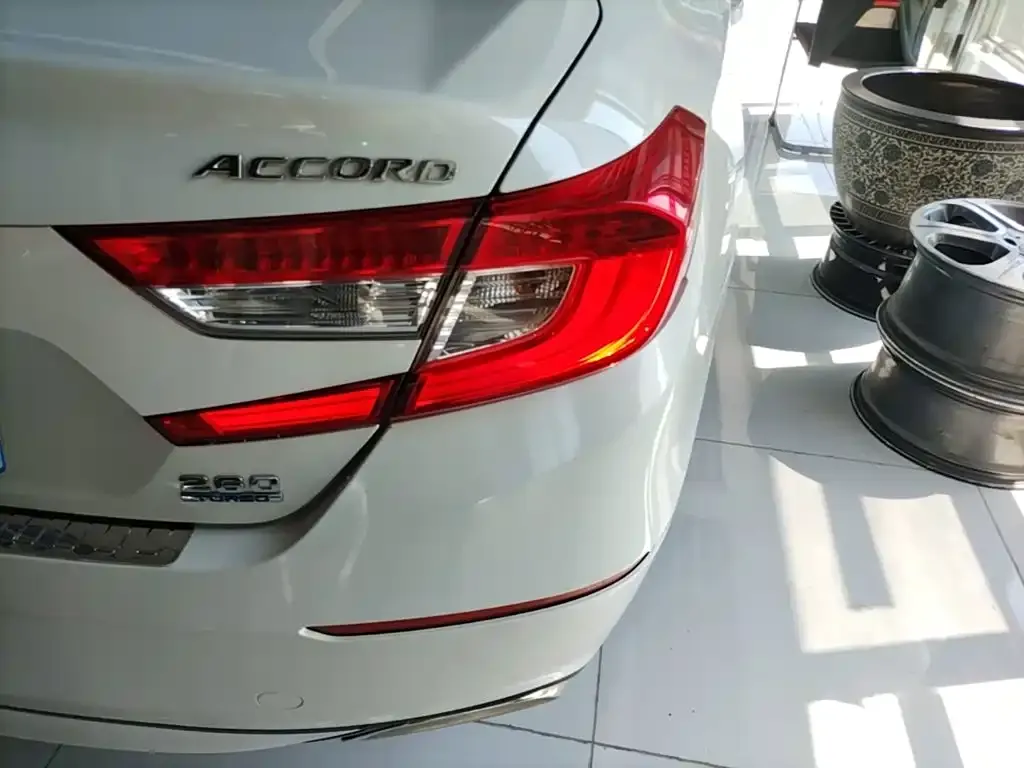 Honda Accord — фото 4
