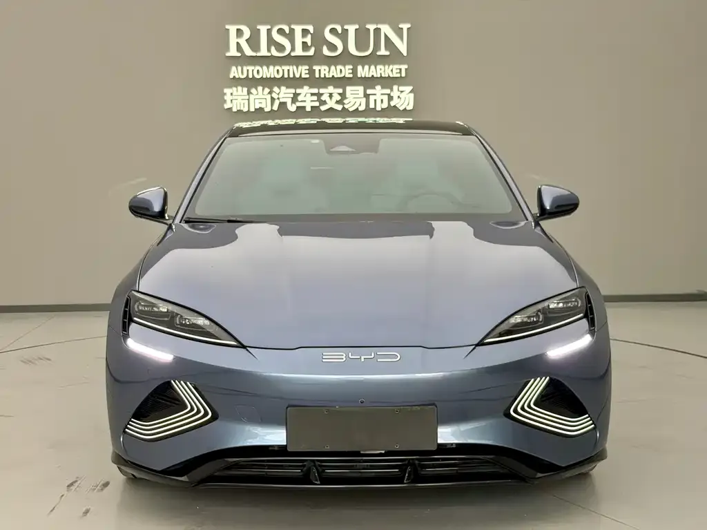 BYD Seal — фото 2
