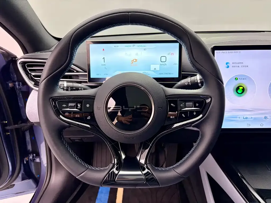 BYD Seal — фото 10