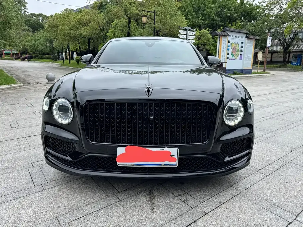 Bentley Flying Spur — фото 10