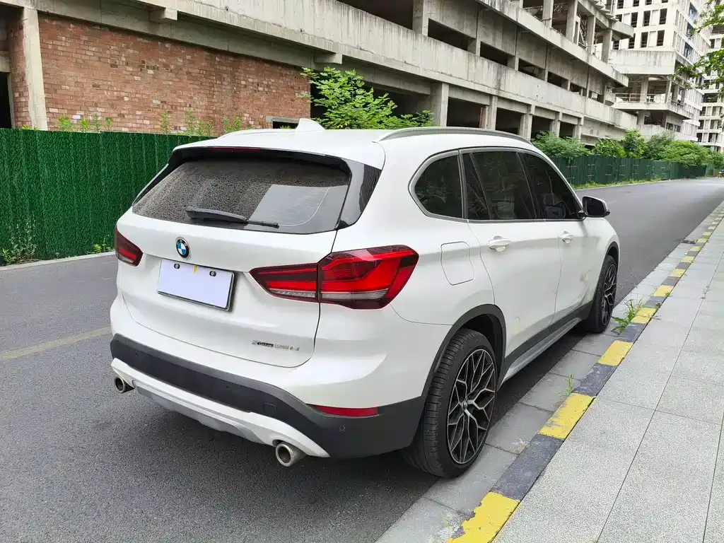 BMW X1 — фото 10