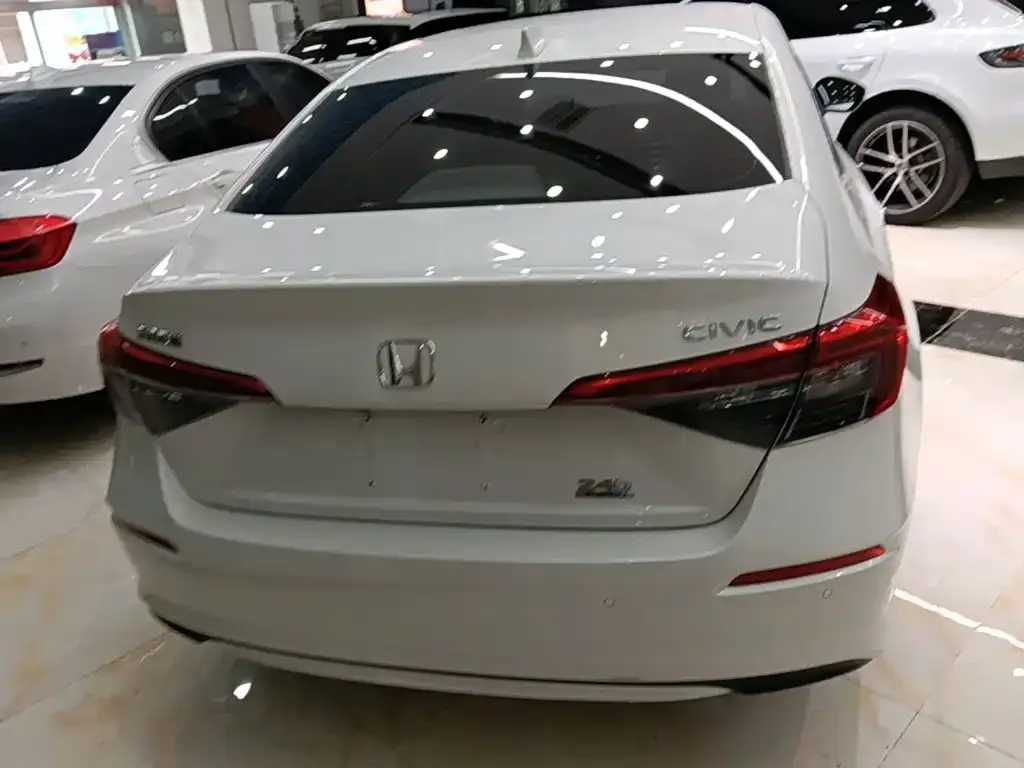 Honda Civic — фото 10