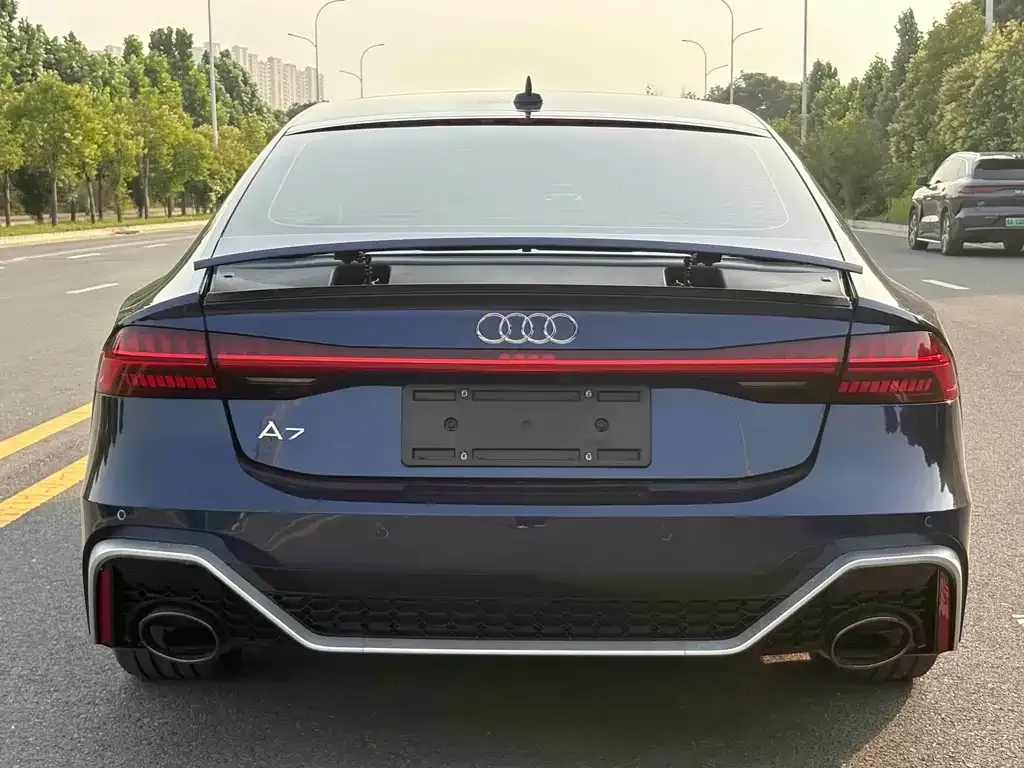 Audi A7 2021 из CN, фото 3