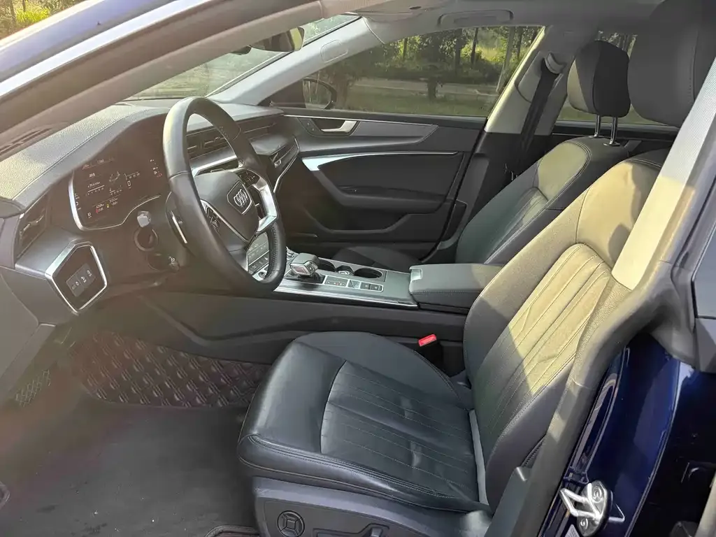 Audi A7 2021 из CN, фото 8