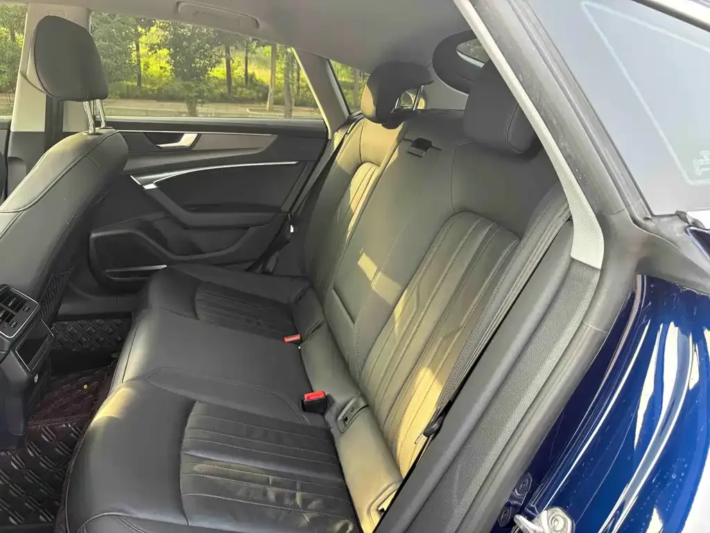 Audi A7 2021 из CN, фото 7