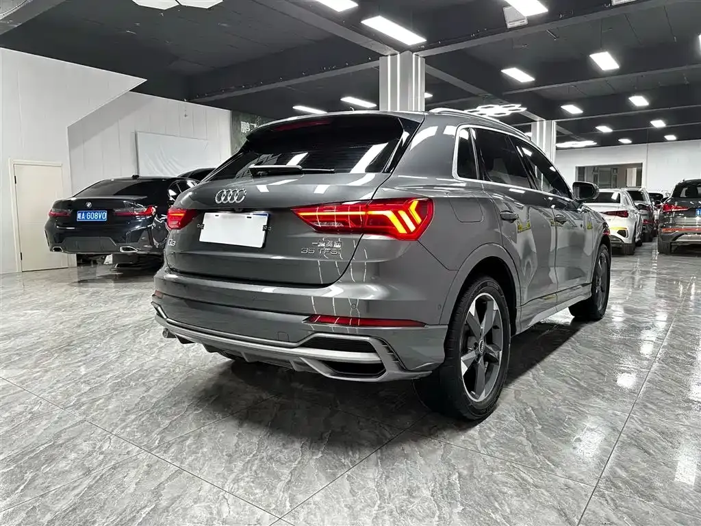 Audi Q3 — фото 10