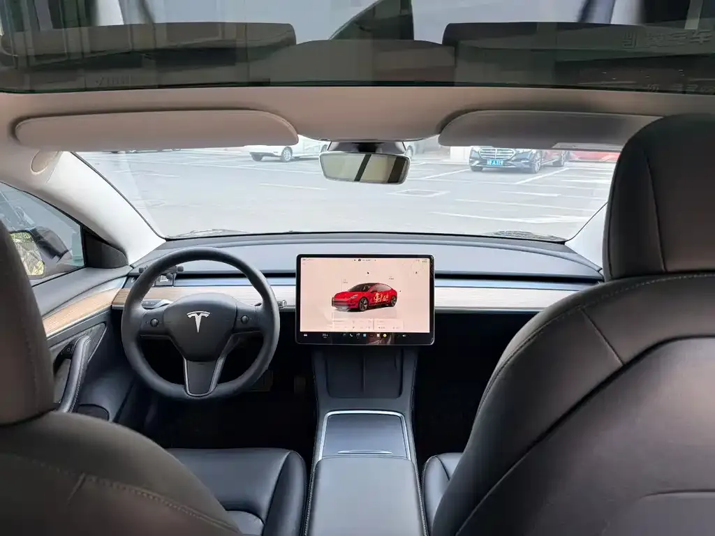 Tesla Model 3 — фото 4