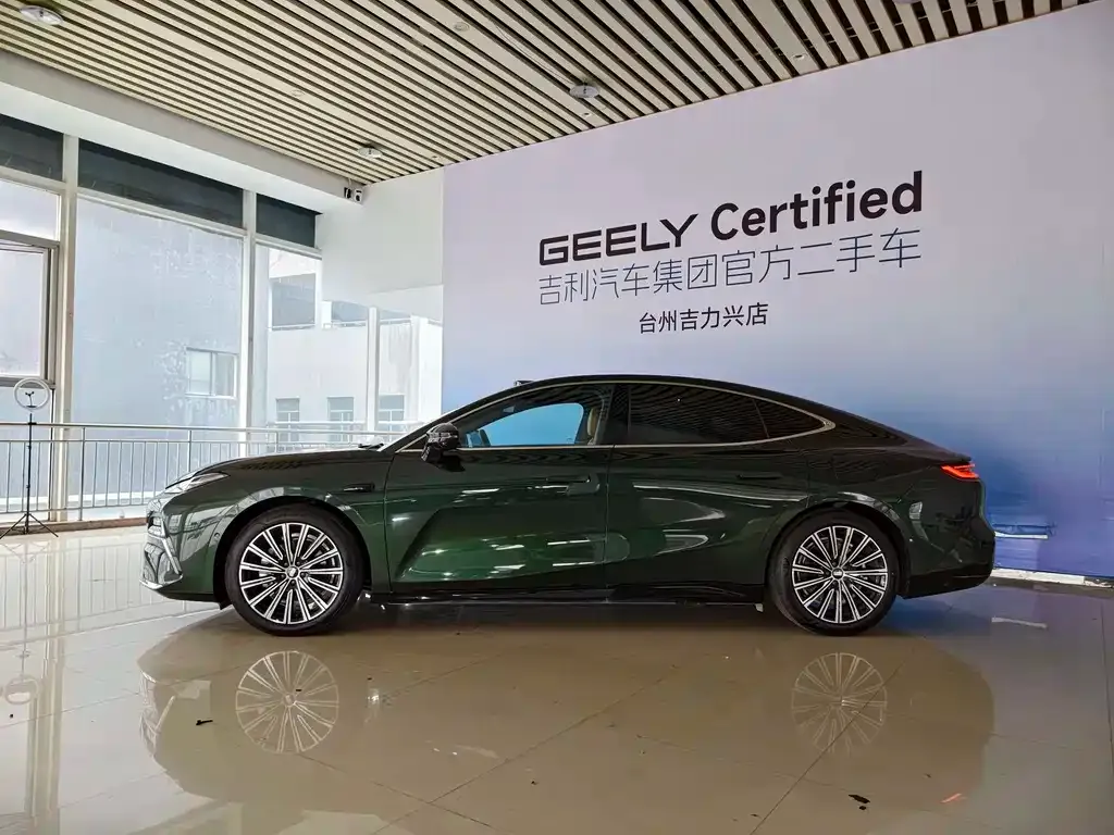 Geely Galaxy Xingyao 8 — фото 6