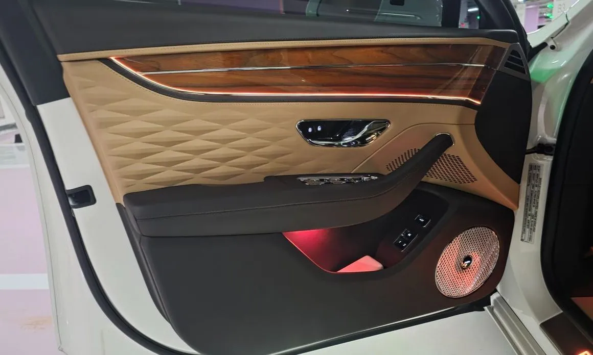 Bentley Flying Spur 2022 из KR, фото 4