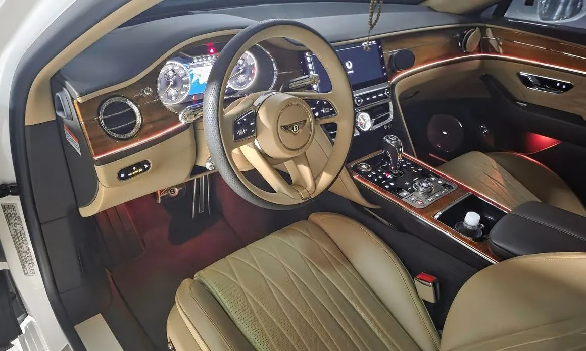Bentley Flying Spur 2022 из KR, фото 10