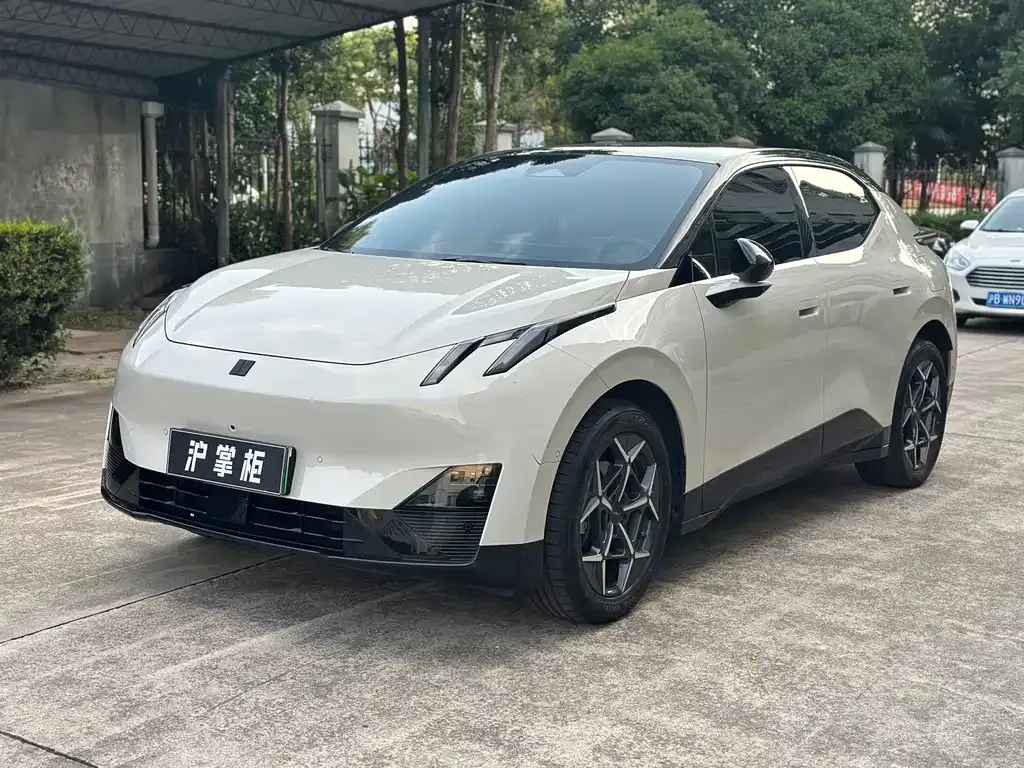Lynk & Co Z20