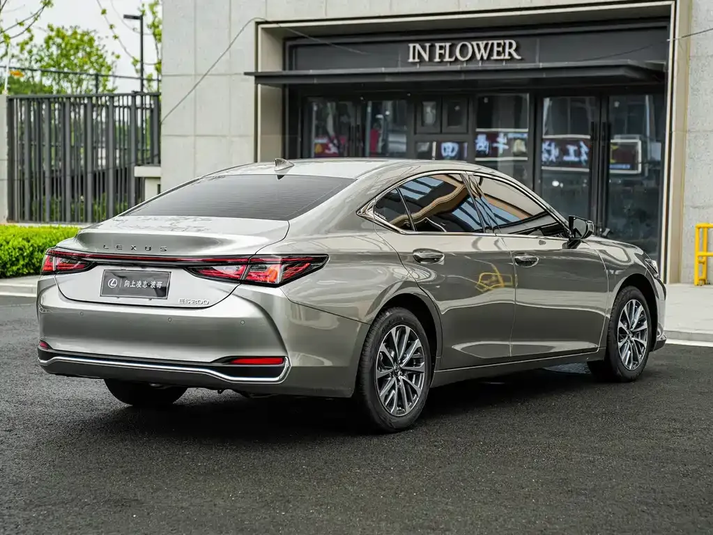 Lexus ES — фото 2
