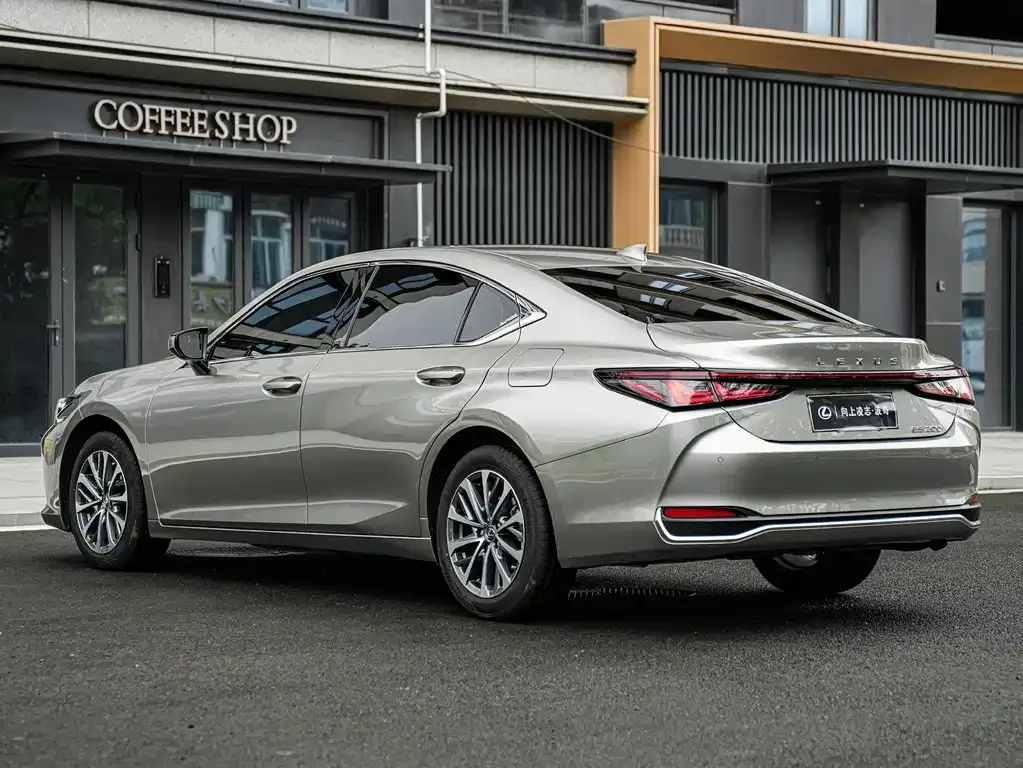 Lexus ES — фото 4