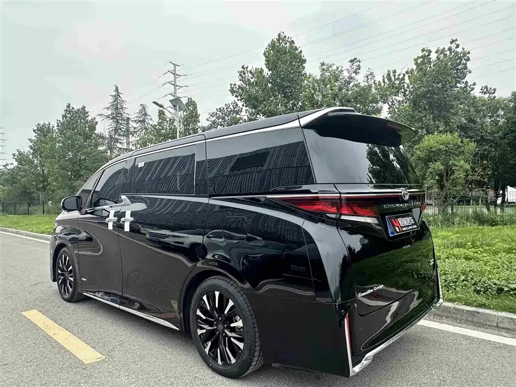 Toyota Vellfire — фото 10