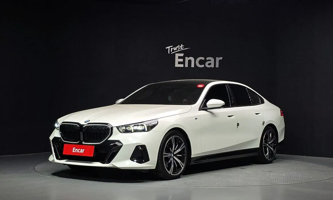 BMW 5-Series 2024 из KR, фото 1