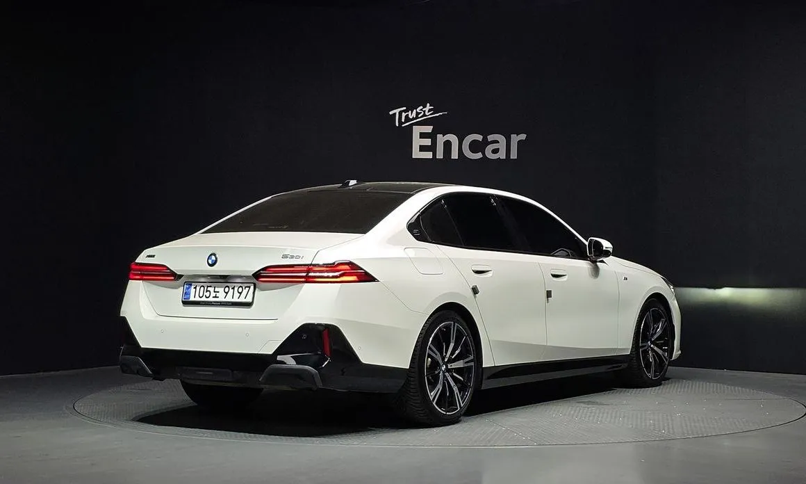 BMW 5-Series 2024 из KR, фото 2
