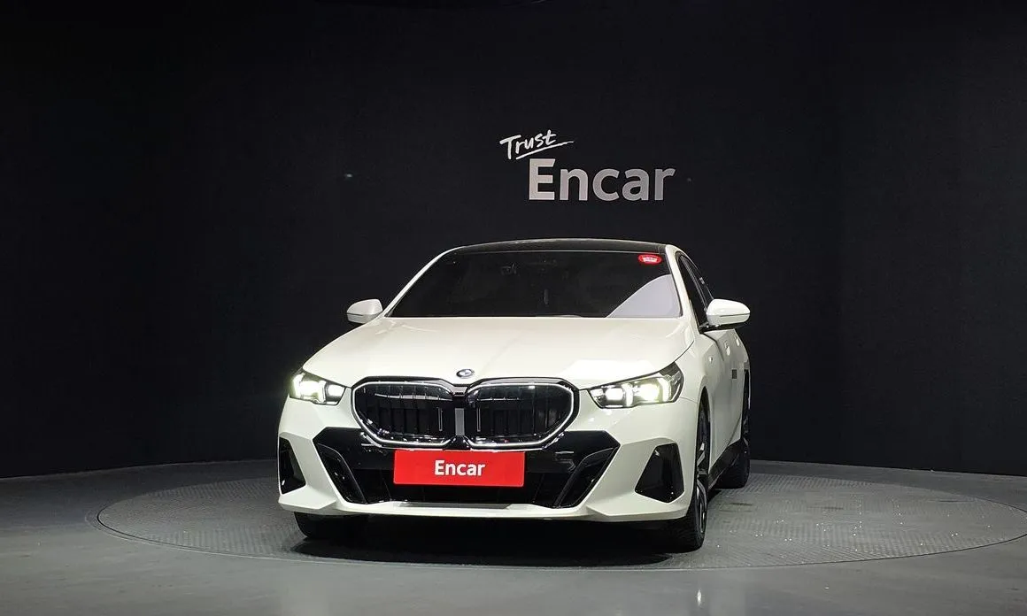 BMW 5-Series 2024 из KR, фото 9