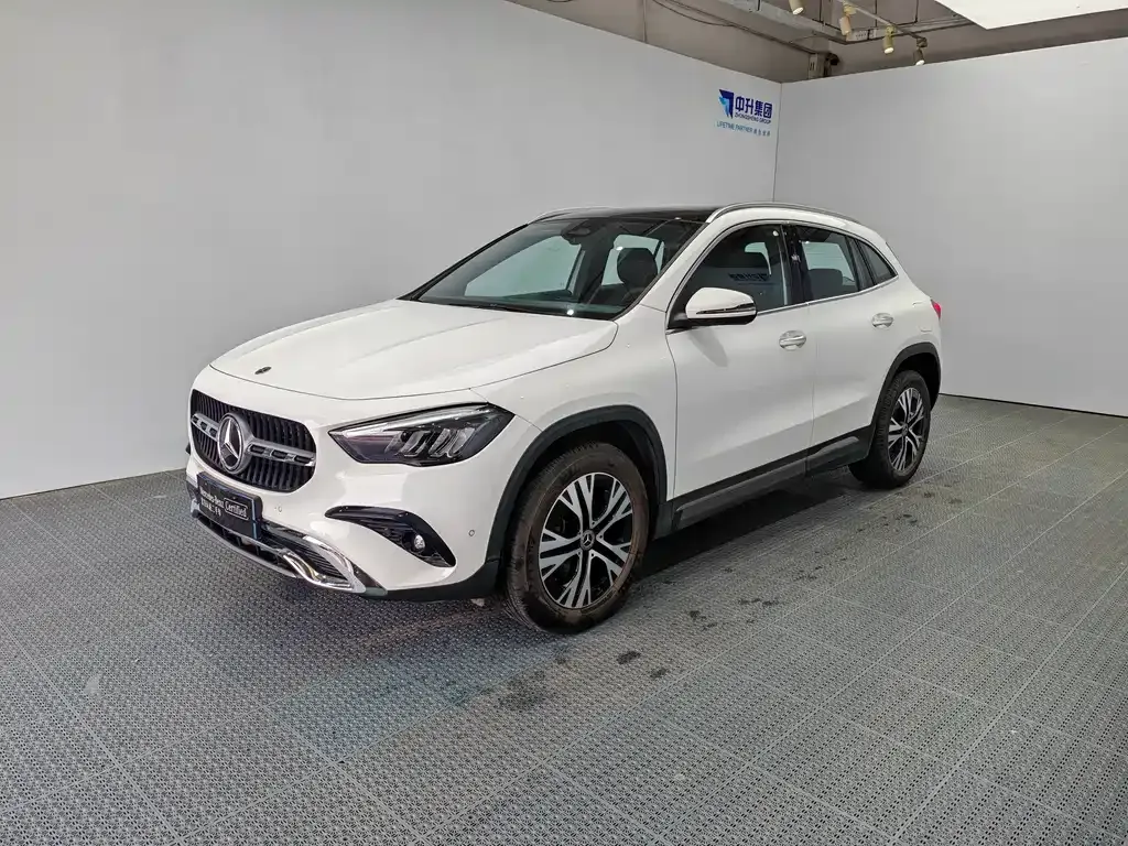 Mercedes-Benz GLA — фото 1