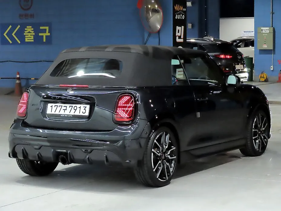 Mini Cooper Convertible 2025 из KR, фото 3