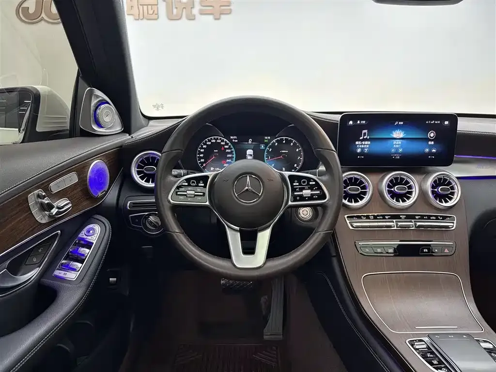 Mercedes-Benz GLC — фото 10