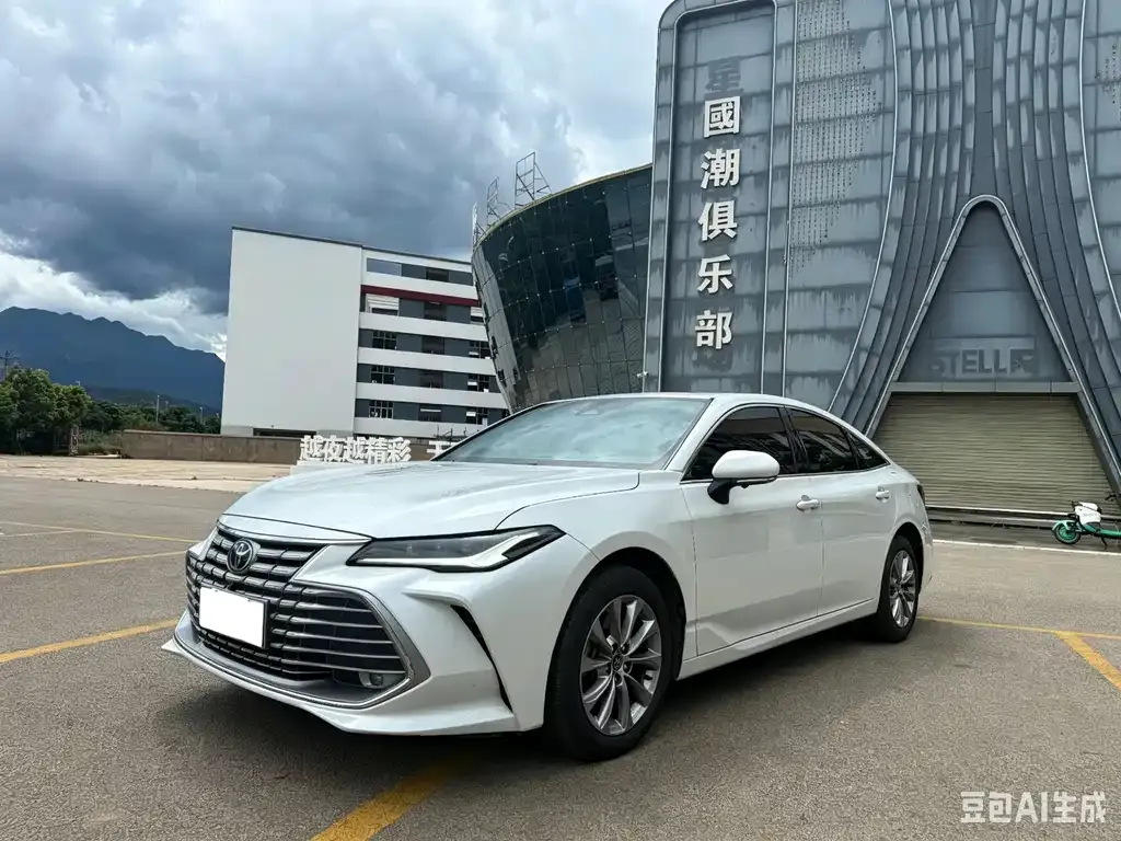 Toyota Avalon — фото 1