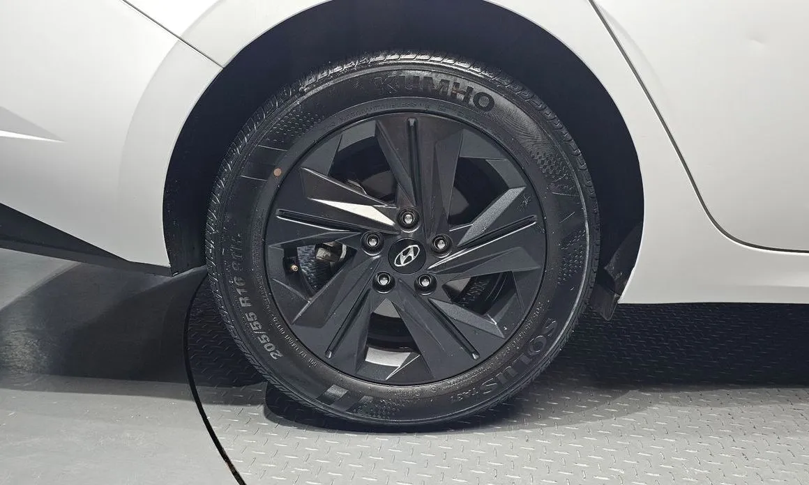 Hyundai AVANTE — фото 9